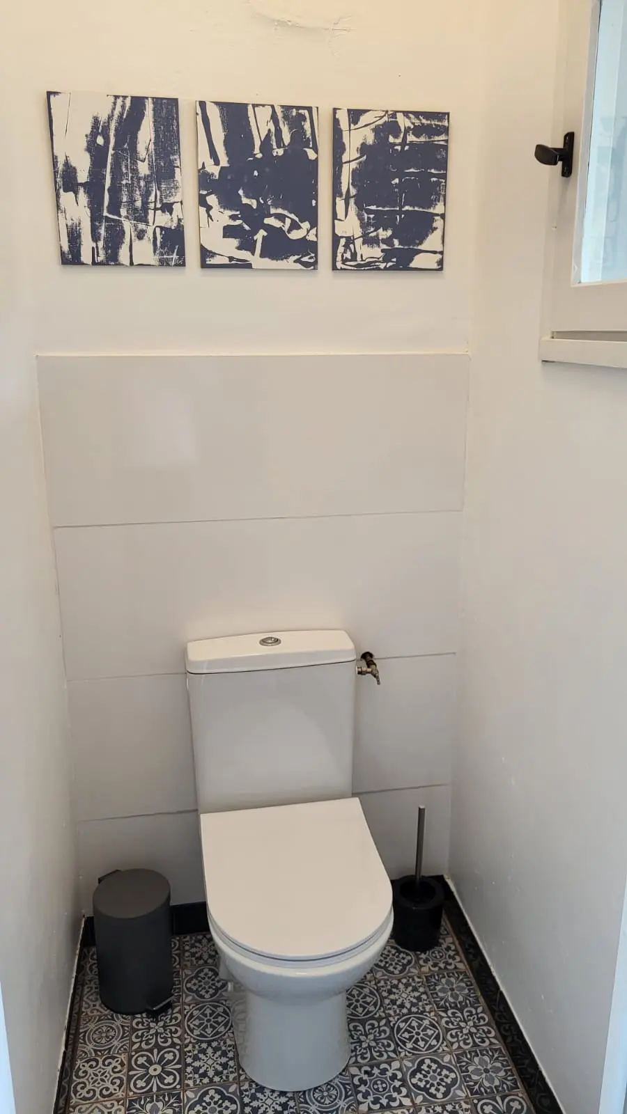 WC WC